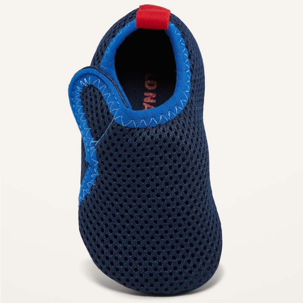 🧡15 for $20🧡 
Old Navy Blue Water Shoes 0-3 months